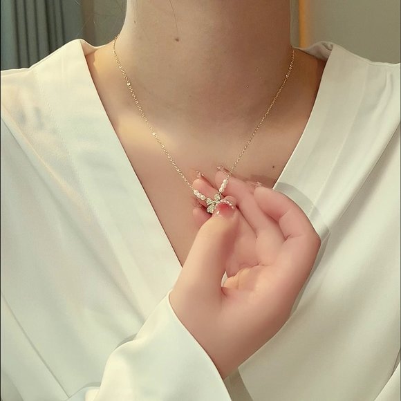 GOLIC Bow Pearl Necklace - Picture 14 of 14